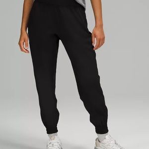 NWT Lululemon Sun Setter Jogger in Black - Size 10